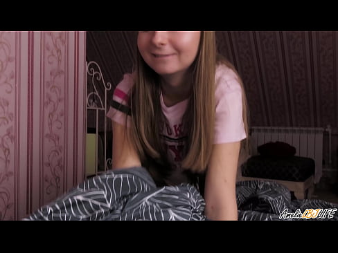 ❤️ Blondina îi suge adânc prietenei ei și primește spermă în gură ❤❌  at ro.porno-flix.ru ❌❤